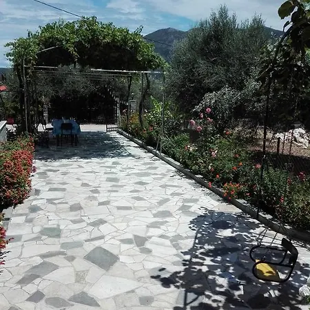 Апартаменты Toulatos Pantelis *