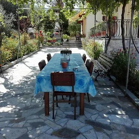 Апартаменты Toulatos Pantelis Poulata